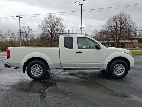 Used 2017 Nissan Frontier SV RWD image 24