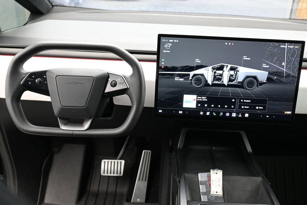 Used 2024 Tesla Cybertruck AWD Crew Cab image 11