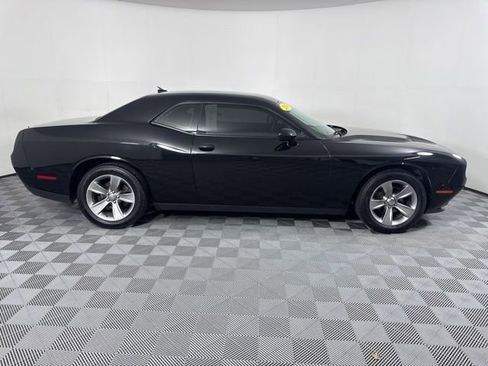 Used 2016 Dodge Challenger SXT w/ Driver Convenience Group image 2
