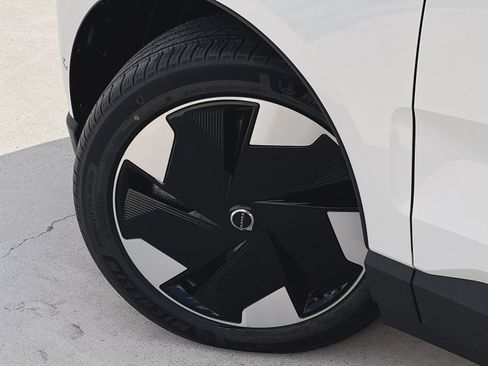 New 2026 Volvo EX30 Ultra w/ Climate Package AWD/4WD image 12
