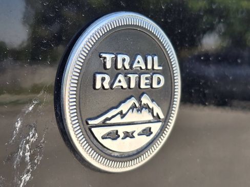 Used 2018 Jeep Wrangler Unlimited Sahara AWD/4WD image 19