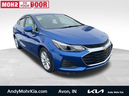 Used 2019 Chevrolet Cruze LT w/ Convenience Package image 1
