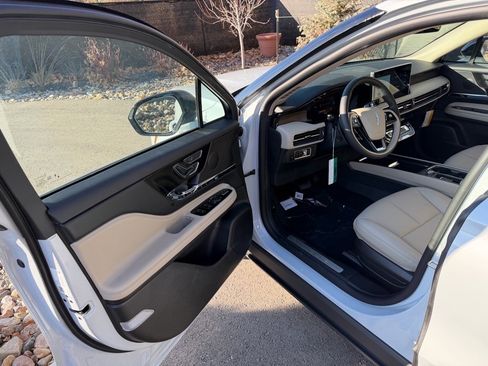 New 2026 Lincoln Corsair Grand Touring image 21