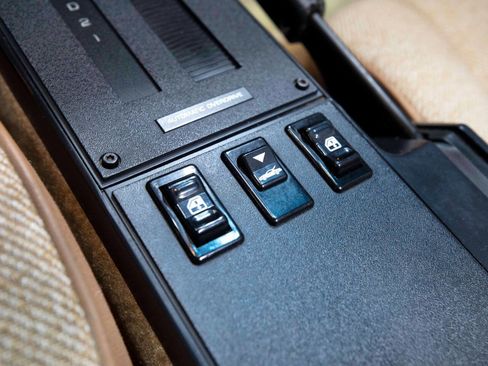 Used 1989 Chevrolet Camaro IROC-Z image 46