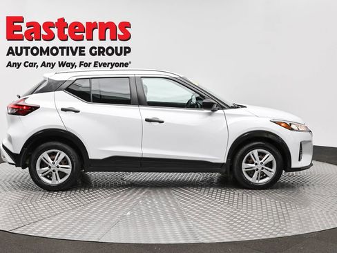 Used 2021 Nissan Kicks S image 4