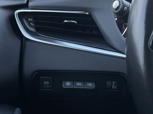 Used 2022 Buick Enclave Premium image 14