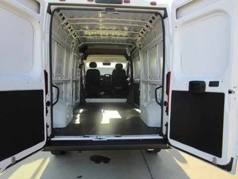 Used 2023 RAM ProMaster 2500 FWD image 10