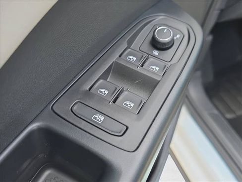 New 2026 Volkswagen Taos SEL AWD/4WD image 5