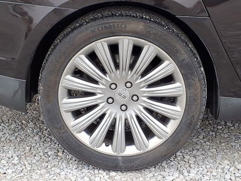 Used 2013 Lincoln MKS image 11