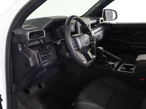 Used 2025 Toyota 4Runner SR5 image 21