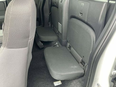 Used 2022 Nissan Frontier SV w/ Technology Package image 15