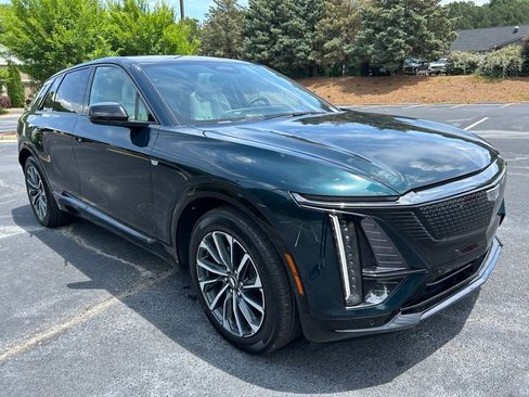 Used 2024 Cadillac Lyriq Sport AWD/4WD image 19