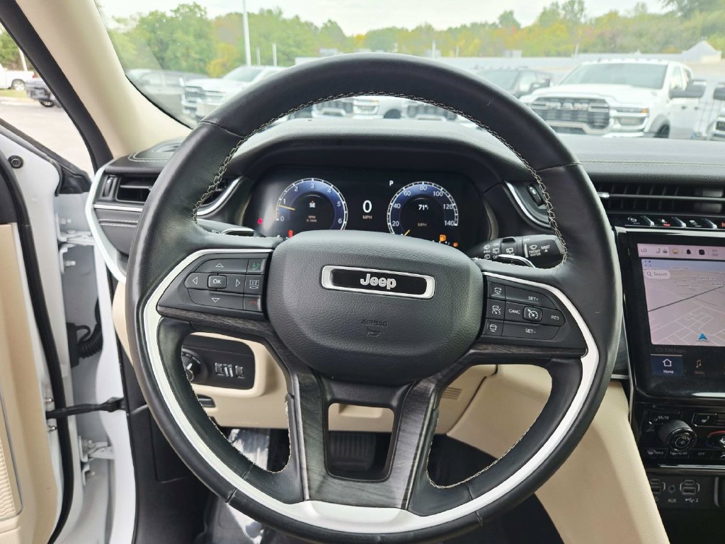 Used 2022 Jeep Grand Cherokee L Limited AWD/4WD image 21