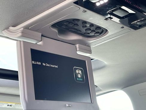 Used 2016 Chevrolet Tahoe LT image 16