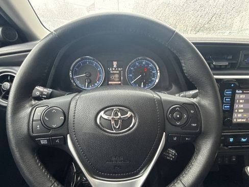 Used 2018 Toyota Corolla XSE image 22