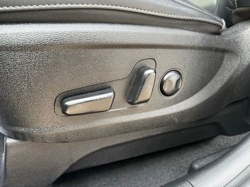 Used 2025 Kia Telluride S FWD image 27