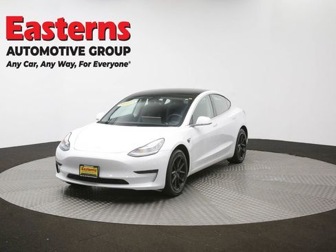 Used 2020 Tesla Model 3 Standard Range RWD image 49