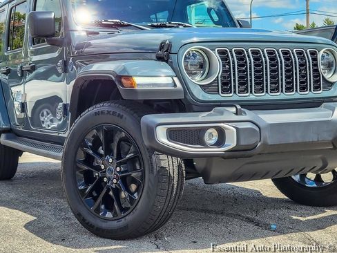 Certified 2025 Jeep Wrangler Unlimited Sahara AWD/4WD image 4