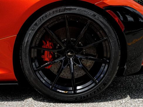 Used 2021 McLaren 765LT RWD image 34