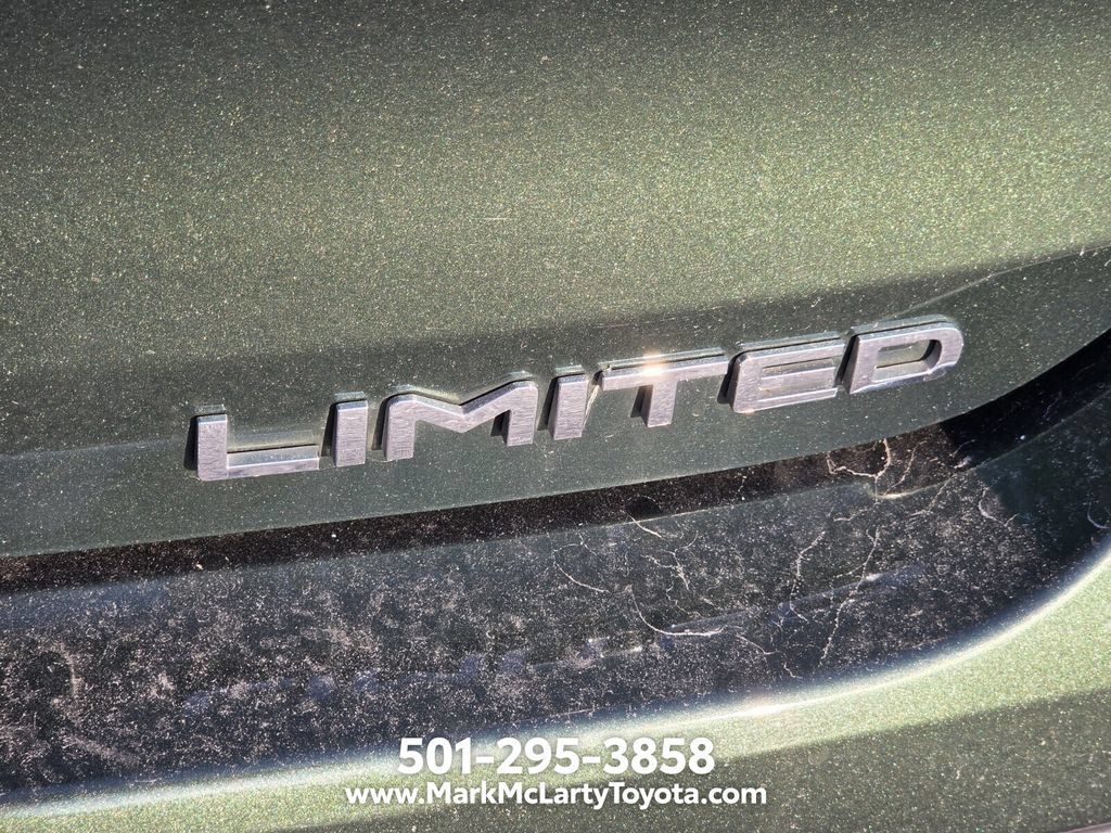 Used 2023 Toyota Highlander Limited FWD image 10