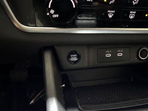 Used 2025 Nissan Rogue S AWD/4WD image 32