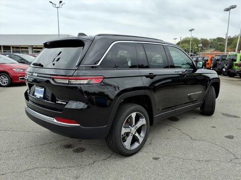 New 2025 Jeep Grand Cherokee Limited image 4