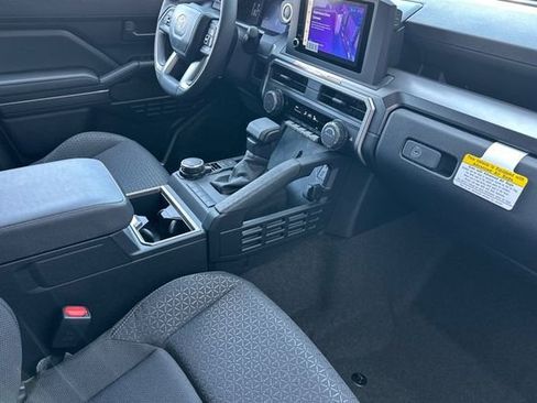 New 2026 Toyota 4Runner SR5 AWD/4WD image 17