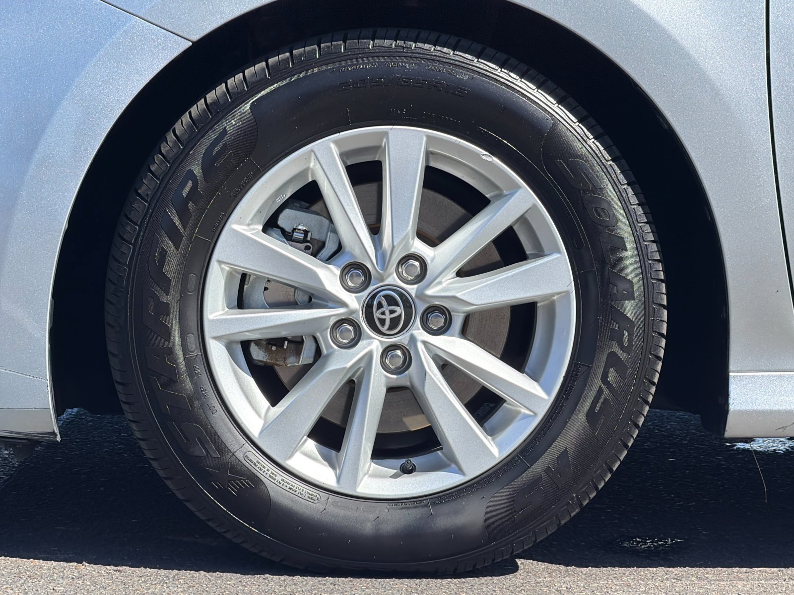 Used 2025 Toyota Camry LE FWD image 22
