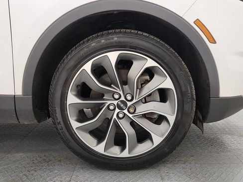 Used 2023 Lincoln Nautilus Reserve image 30