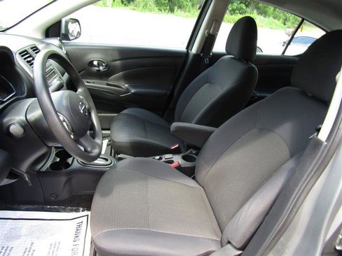 Used 2013 Nissan Versa SV w/ Convenience Pkg image 11