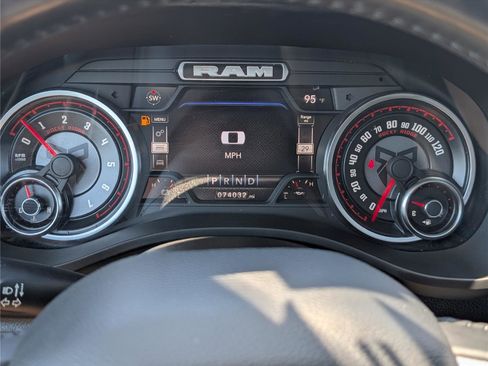 Used 2022 RAM 1500 Big Horn AWD/4WD image 36