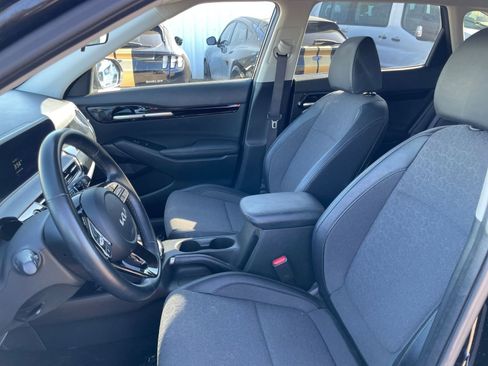 Used 2025 Kia Seltos S FWD image 37