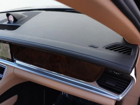 Used 2018 Porsche Panamera 4 image 50