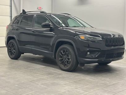 Used 2023 Jeep Cherokee Altitude Lux