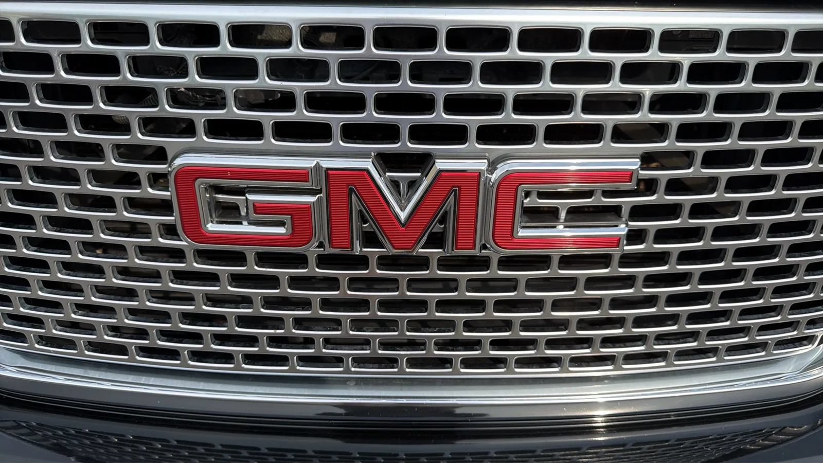 Used 2015 GMC Yukon Denali RWD image 40