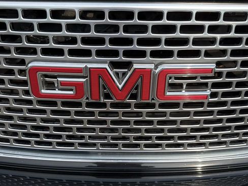 Used 2015 GMC Yukon Denali RWD image 40