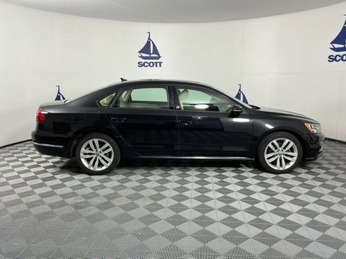 Used 2019 Volkswagen Passat 2.0T Wolfsburg image 6