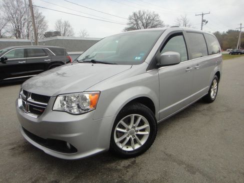 Used 2018 Dodge Grand Caravan SXT image 1