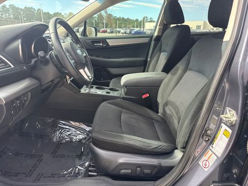 Used 2017 Subaru Outback 2.5i Premium image 13