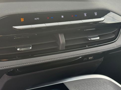 Used 2025 Buick Enclave Preferred image 20