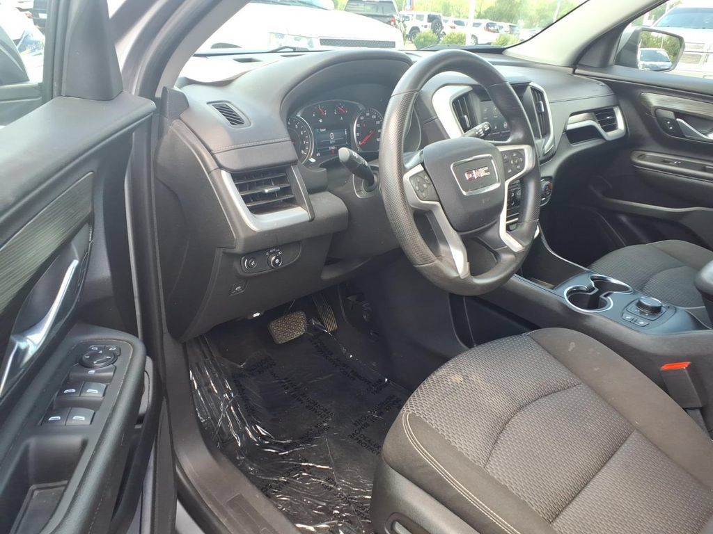 Used 2024 GMC Terrain SLE w/ Driver Convenience Package AWD/4WD image 6