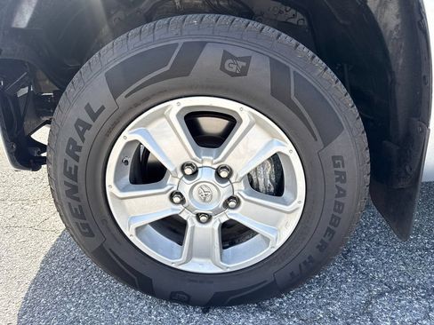 Used 2021 Toyota Tundra SR5 AWD/4WD image 31