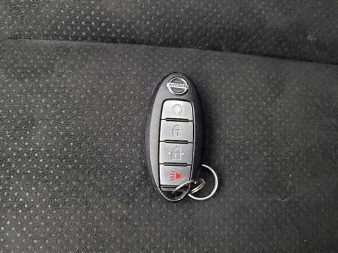 Used 2017 Nissan Murano S image 32