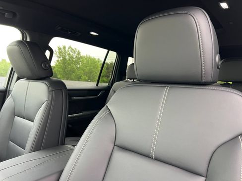 New 2026 GMC Acadia Elevation w/ Black Edition AWD/4WD image 13