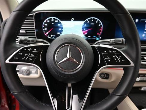 Used 2025 Mercedes-Benz GLE 350 4MATIC image 9