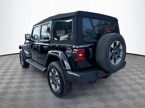 Used 2022 Jeep Wrangler Unlimited Sahara w/ LED Lighting Group AWD/4WD image 8