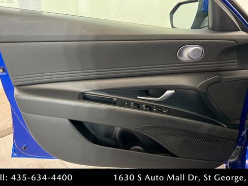 Used 2025 Hyundai Elantra SEL image 14