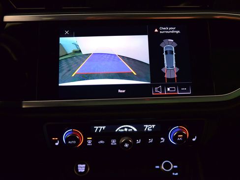 Certified 2021 Audi Q3 2.0T Premium w/ Convenience Package image 29