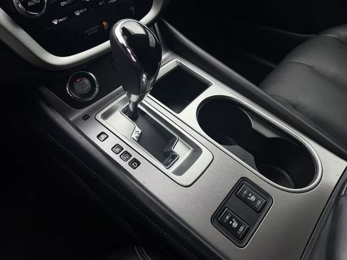 Used 2020 Nissan Murano SL w/ Moonroof Package FWD image 16