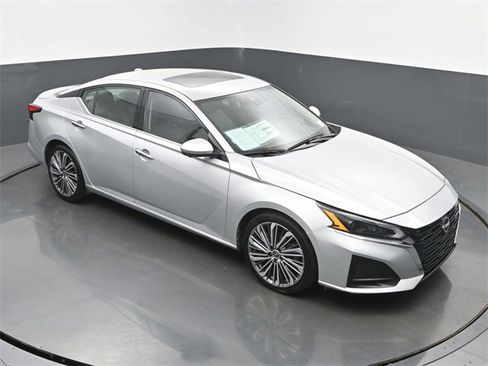 Used 2023 Nissan Altima 2.5 SL image 44